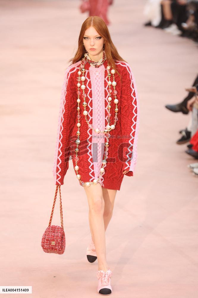 PFW Chanel Runway
