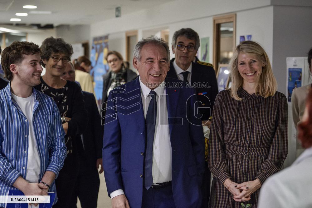 Prime Minister Celebrates 15 Years of Civic Service at Night Call Center