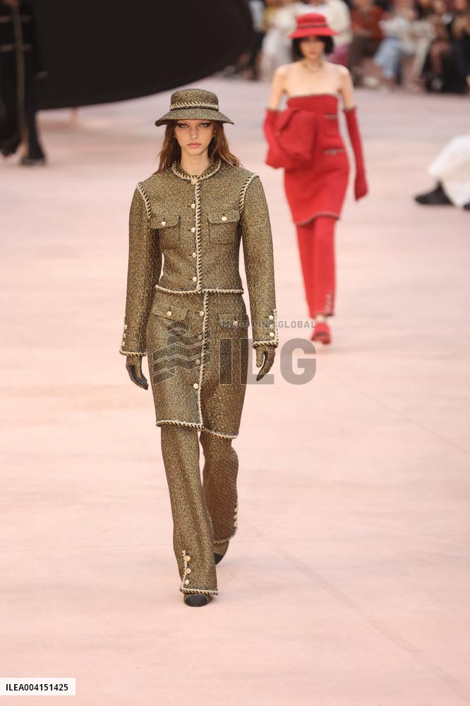 PFW Chanel Runway