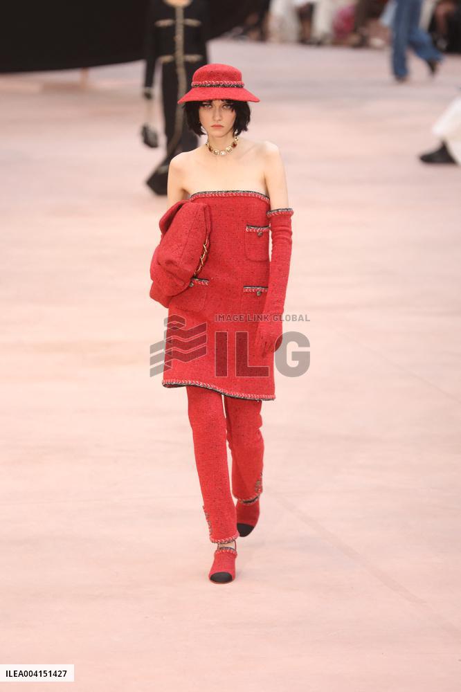 PFW Chanel Runway