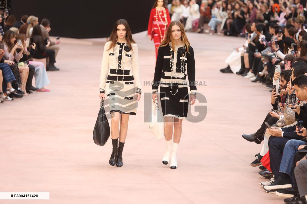 PFW Chanel Runway