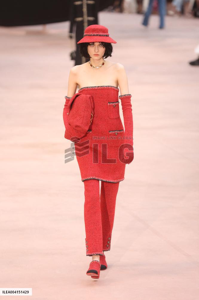 PFW Chanel Runway