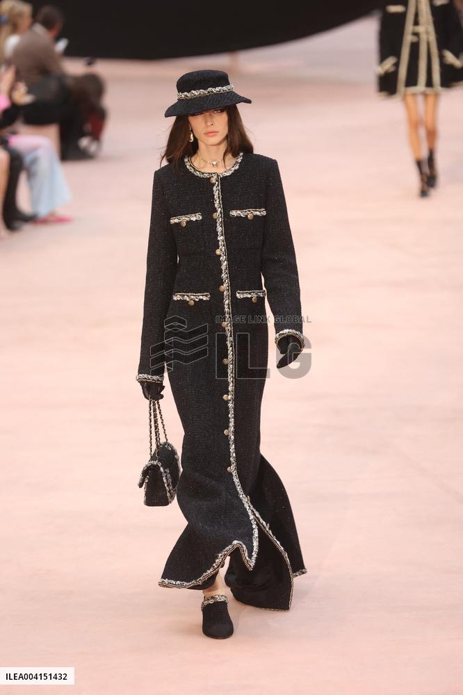 PFW Chanel Runway
