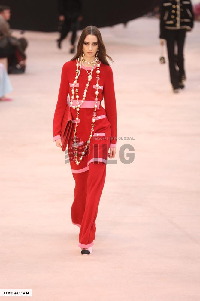 PFW Chanel Runway