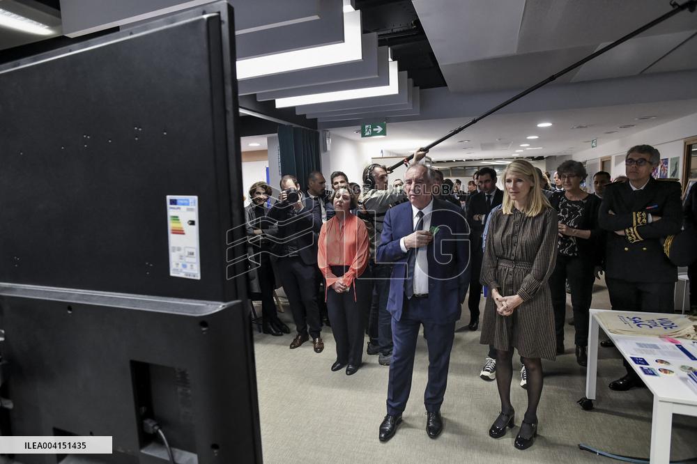 Prime Minister Celebrates 15 Years of Civic Service at Night Call Center