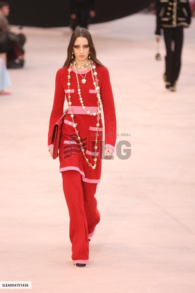 PFW Chanel Runway