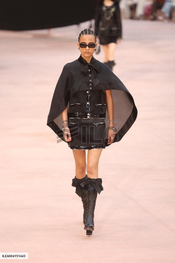 PFW Chanel Runway