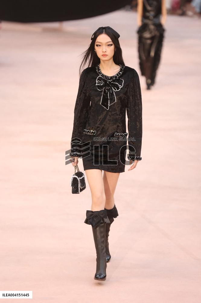 PFW Chanel Runway
