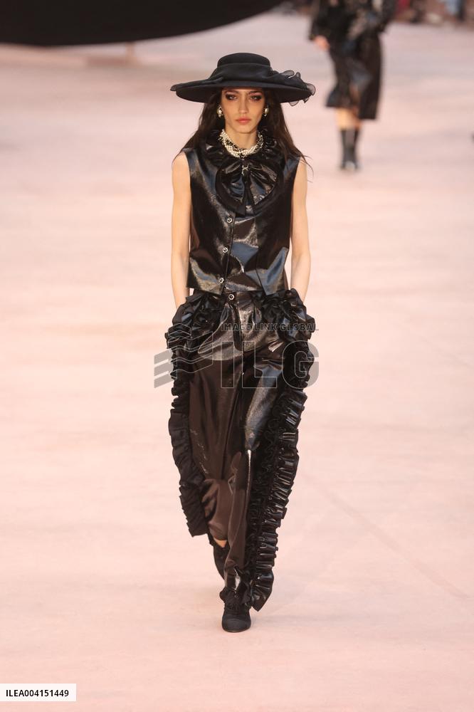 PFW Chanel Runway