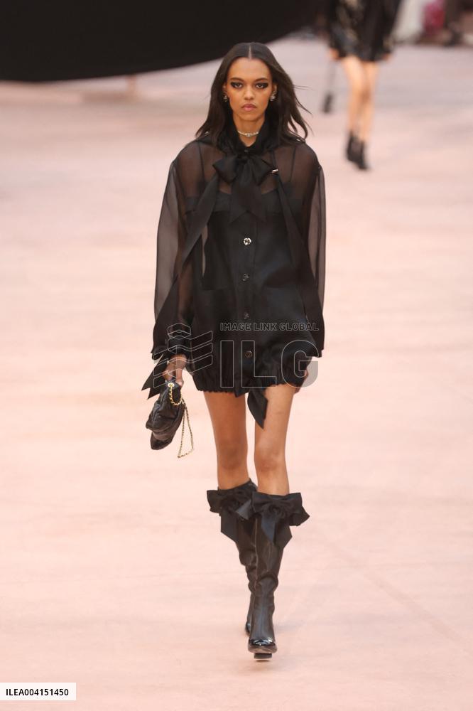 PFW Chanel Runway