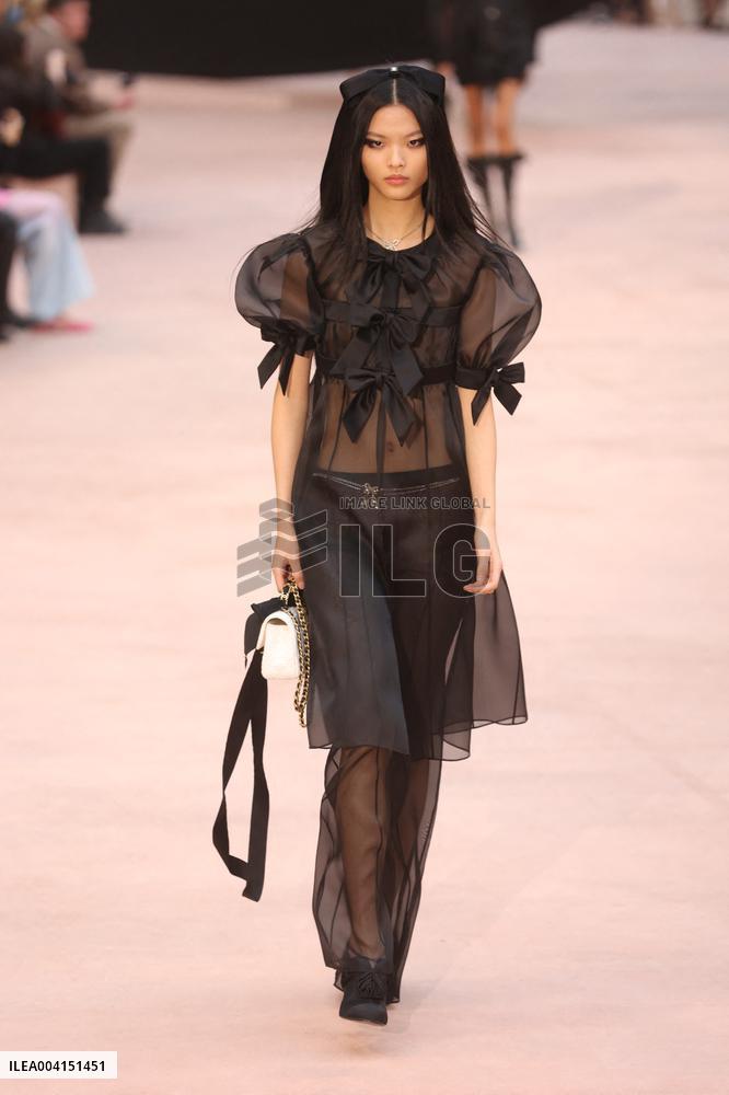 PFW Chanel Runway