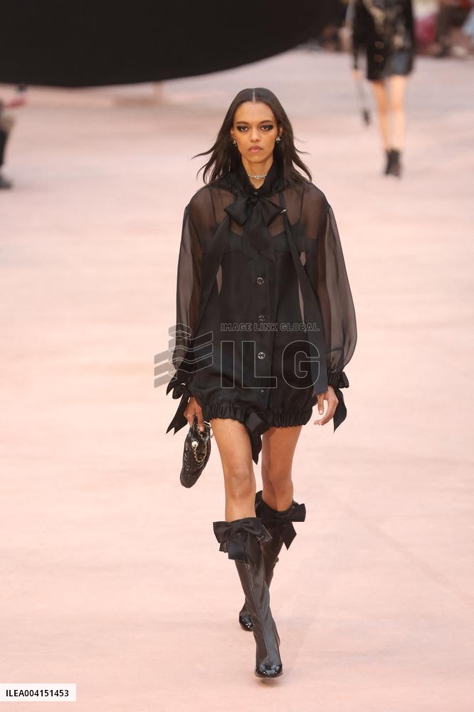 PFW Chanel Runway