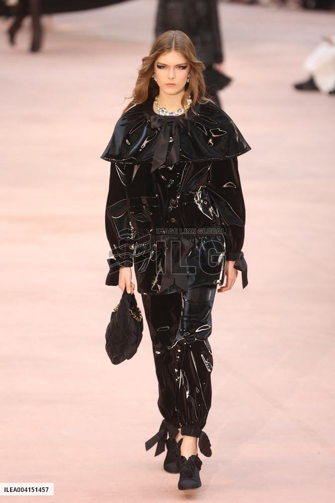 PFW Chanel Runway