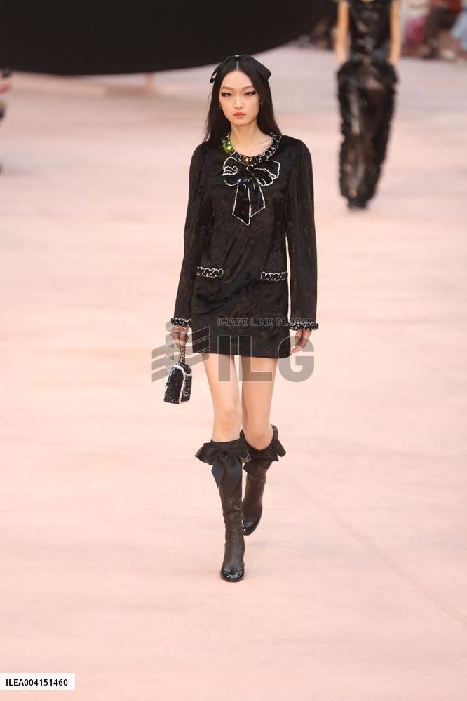 PFW Chanel Runway