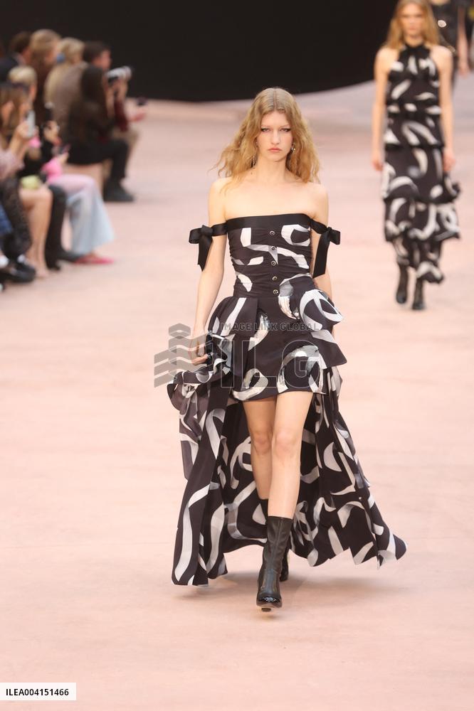PFW Chanel Runway