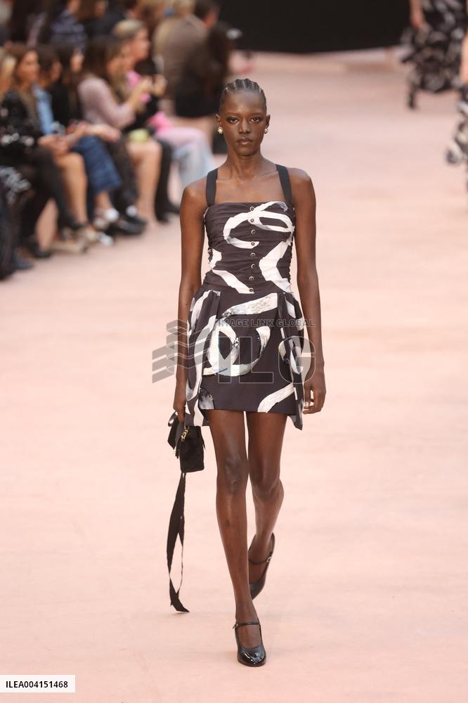 PFW Chanel Runway