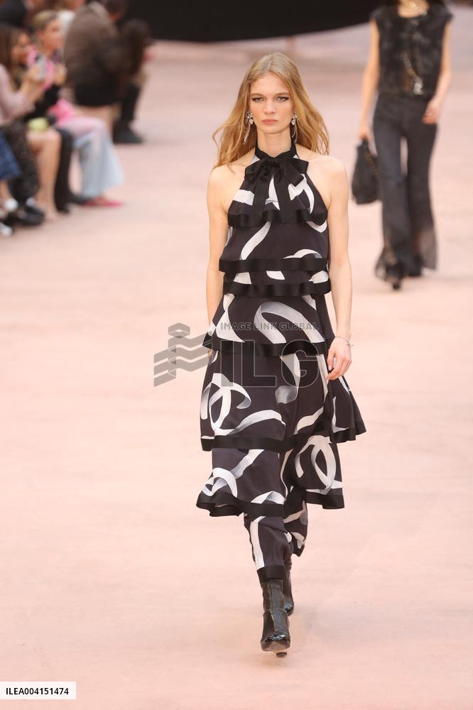 PFW Chanel Runway