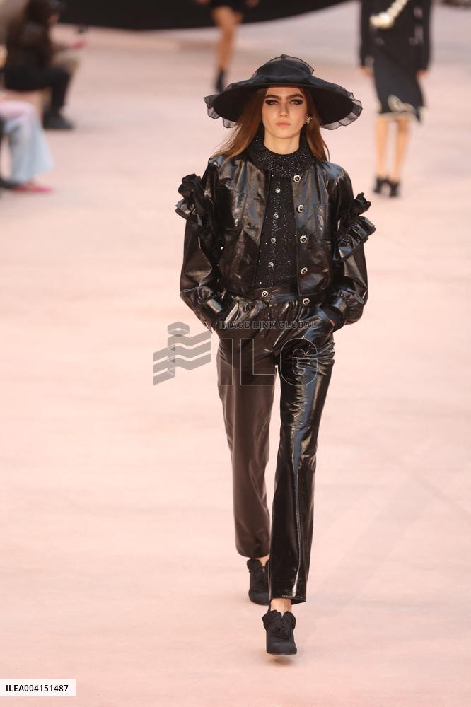 PFW Chanel Runway