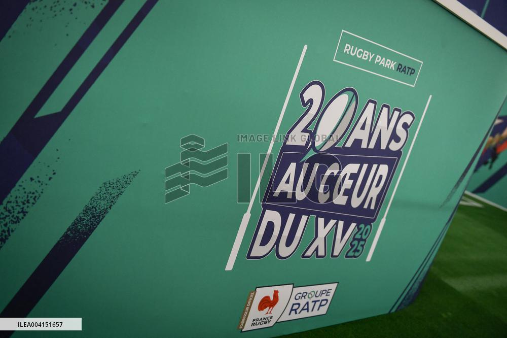 Rugby Park at Auber subway station in Paris - FA