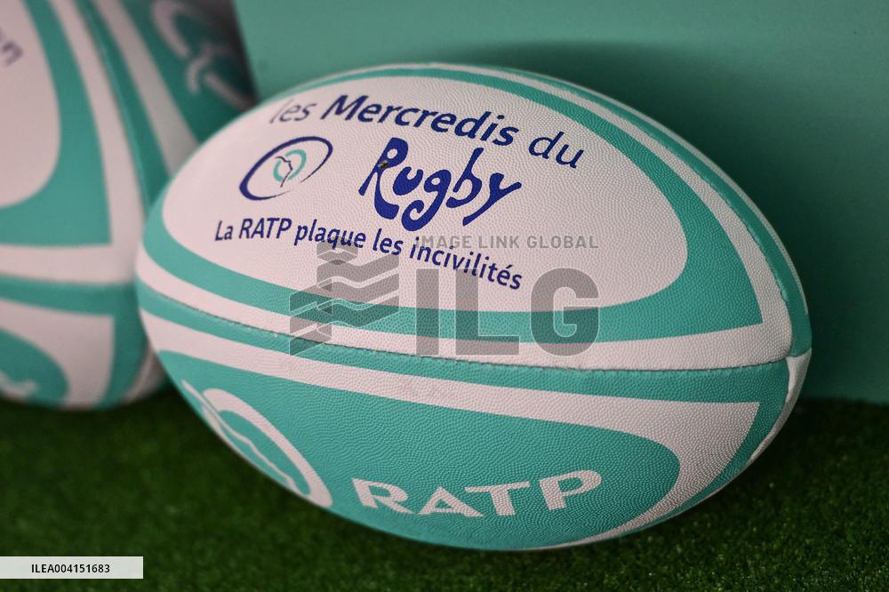 Rugby Park at Auber subway station in Paris - FA