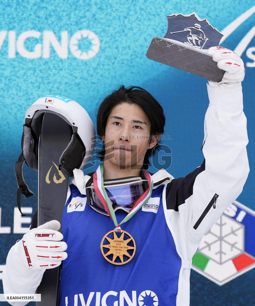 Freestyle skiing: Moguls World Cup