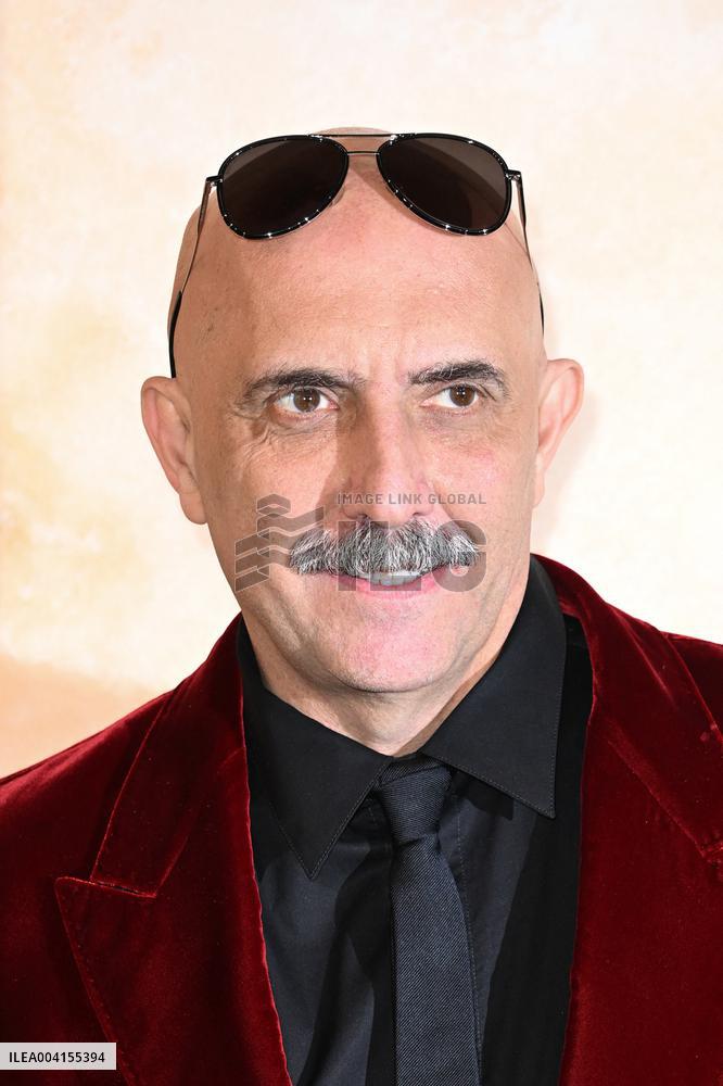 PFW Yves Saint Laurent Photocall