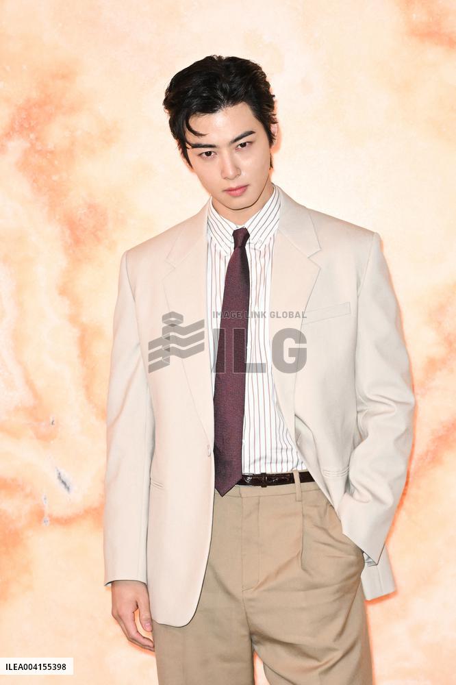 PFW Yves Saint Laurent Photocall