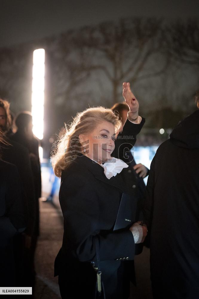 PFW - Saint Laurent Front Row