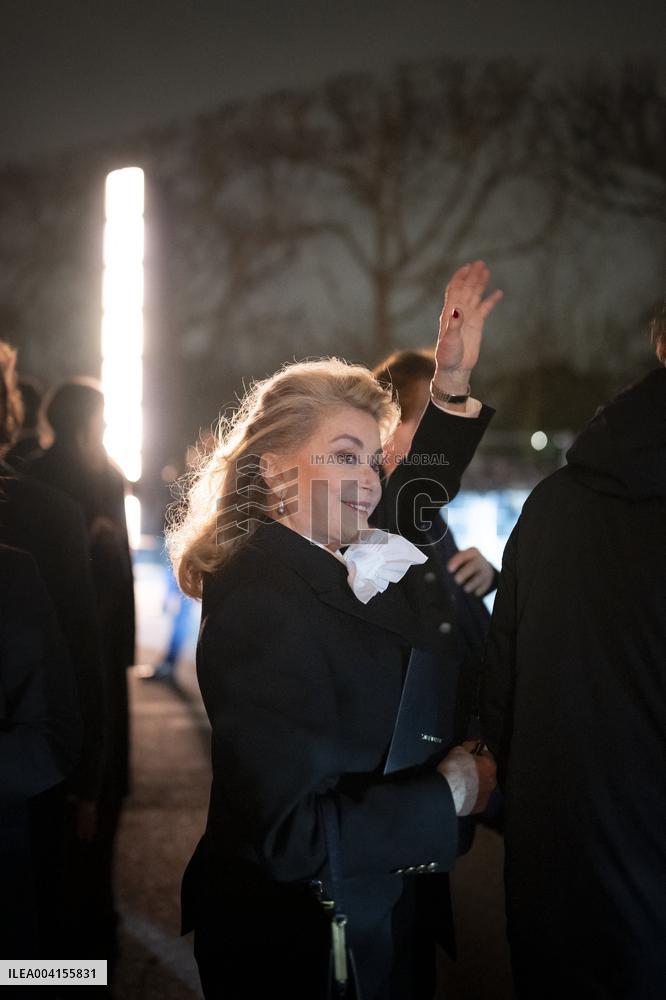 PFW - Saint Laurent Front Row