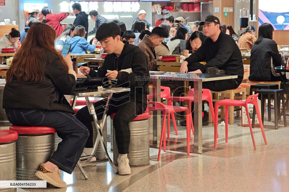 White-collar Lunch in Shanghai