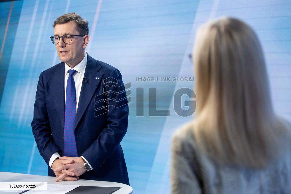 Government crisis in Estonia.