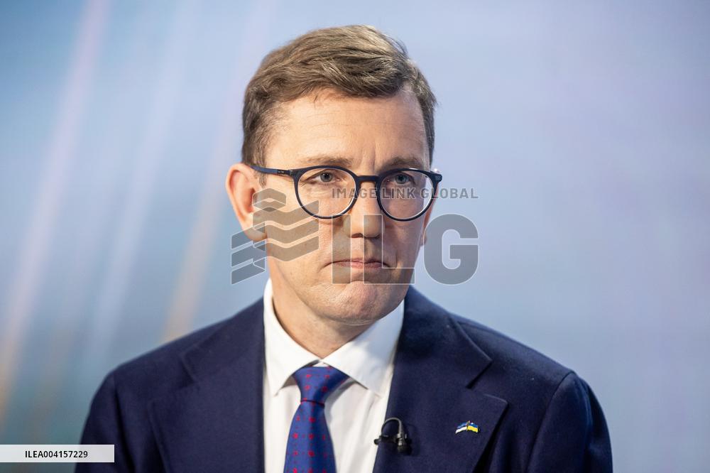 Government crisis in Estonia.