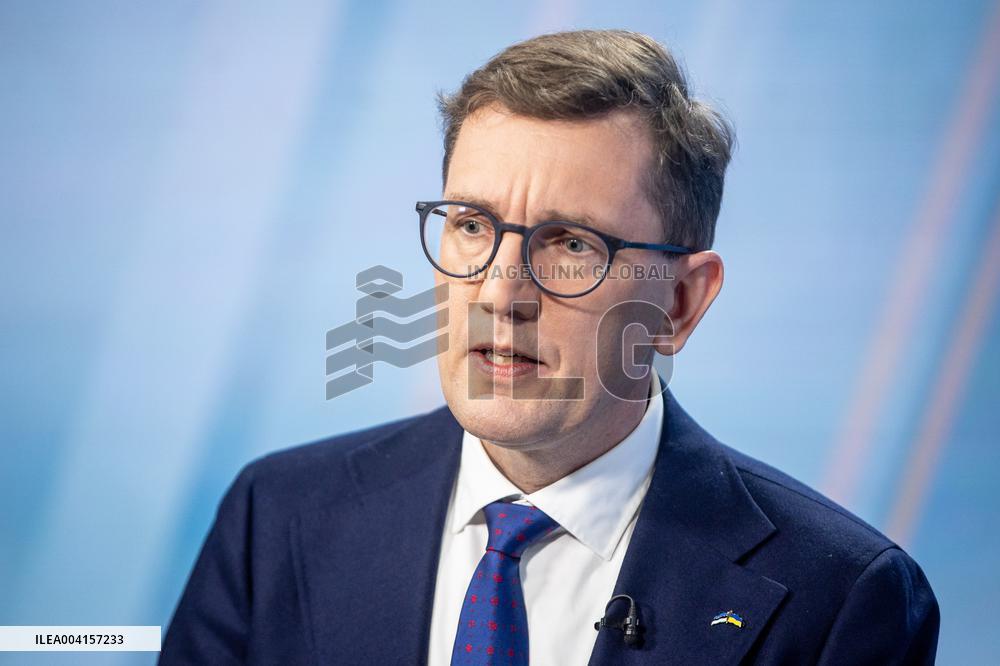 Government crisis in Estonia.