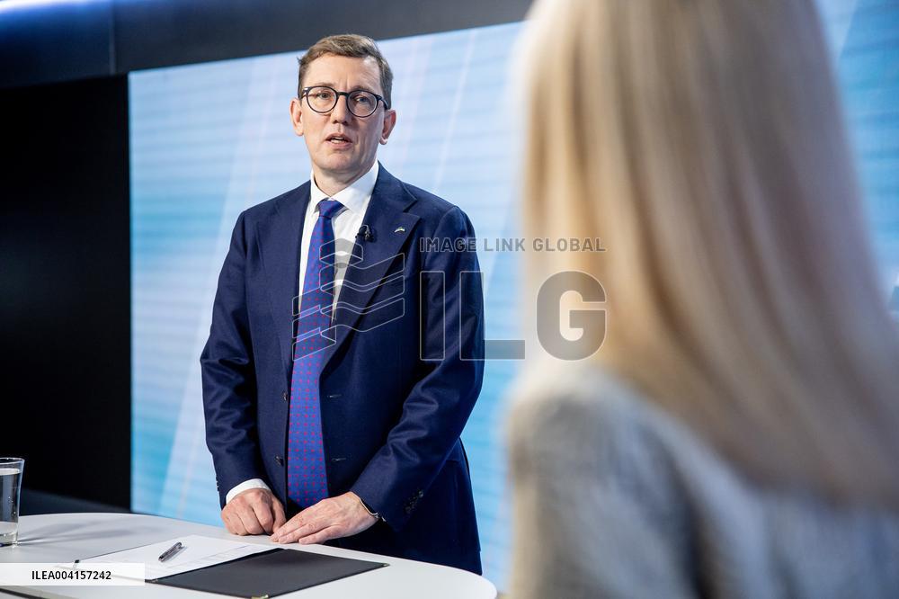Government crisis in Estonia.
