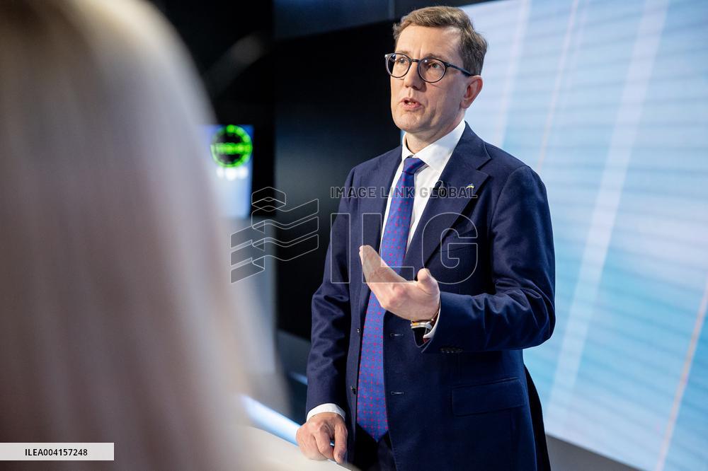 Government crisis in Estonia.