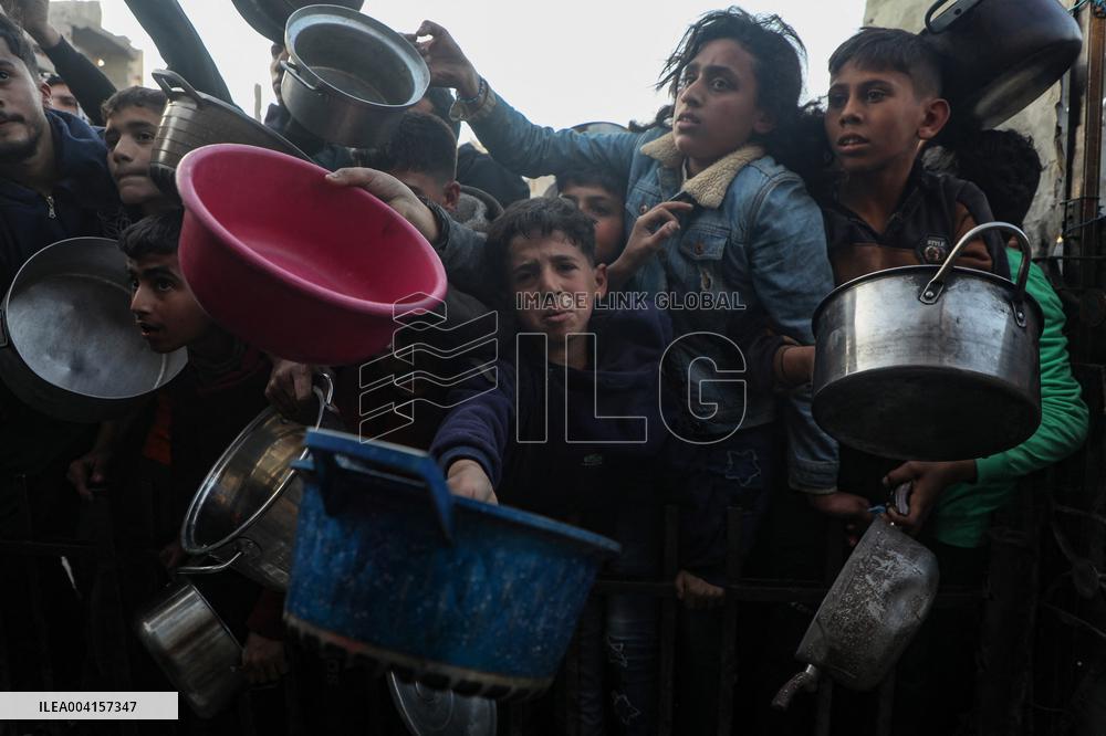 Humanitarian Situation Deteriorates as Israel Blocks Essential Aid - Gaza