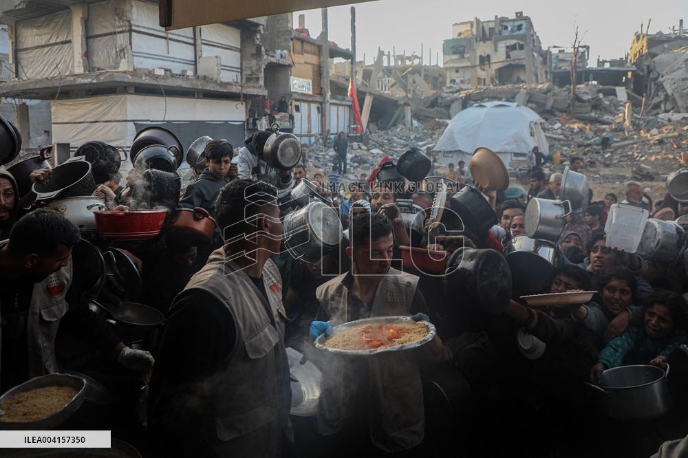 Humanitarian Situation Deteriorates as Israel Blocks Essential Aid - Gaza