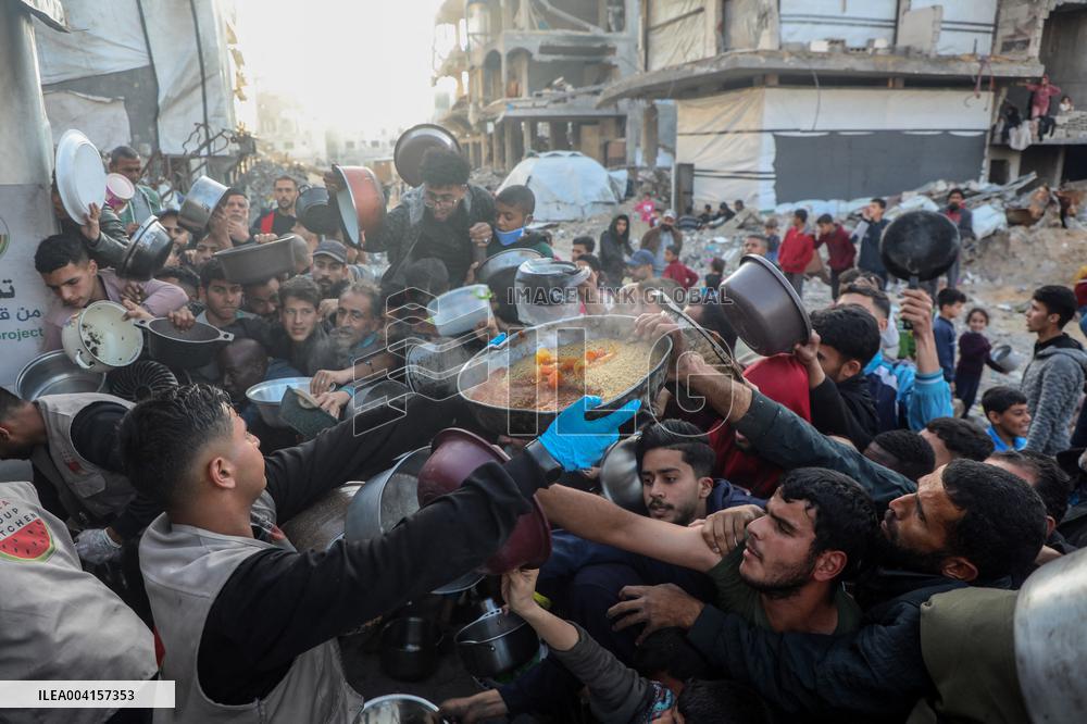 Humanitarian Situation Deteriorates as Israel Blocks Essential Aid - Gaza