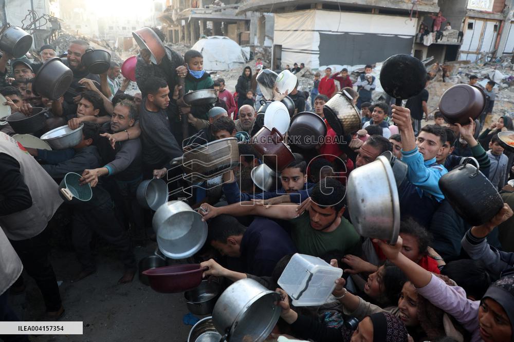 Humanitarian Situation Deteriorates as Israel Blocks Essential Aid - Gaza