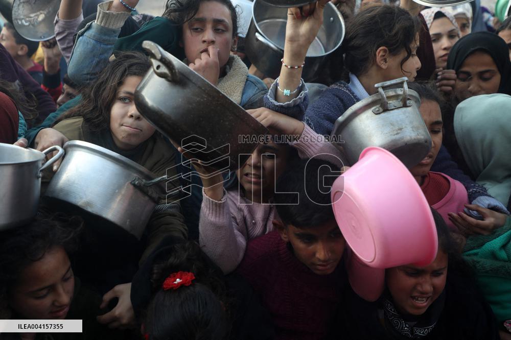 Humanitarian Situation Deteriorates as Israel Blocks Essential Aid - Gaza