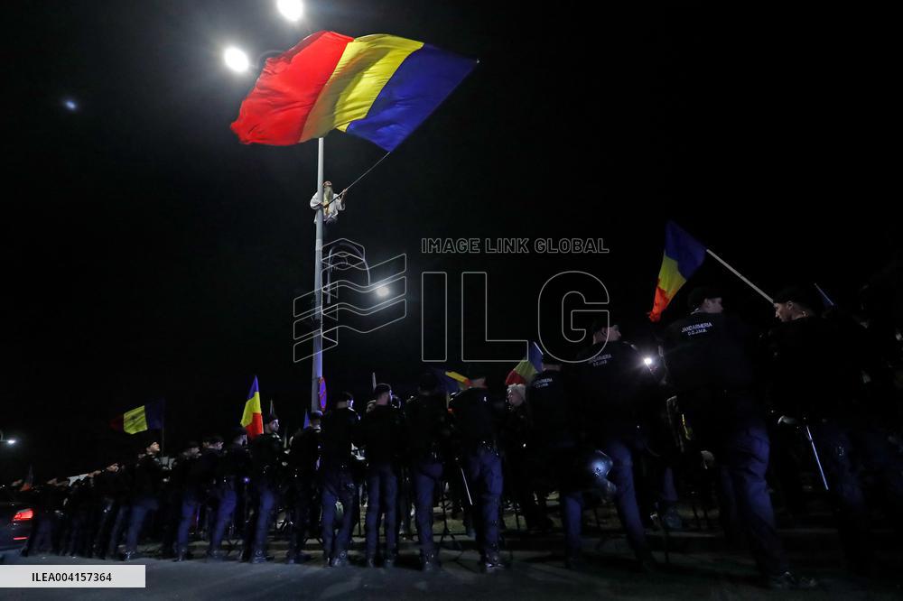 Protest After Far-Right Candidate Ruled out Of Presidential Election - Romania