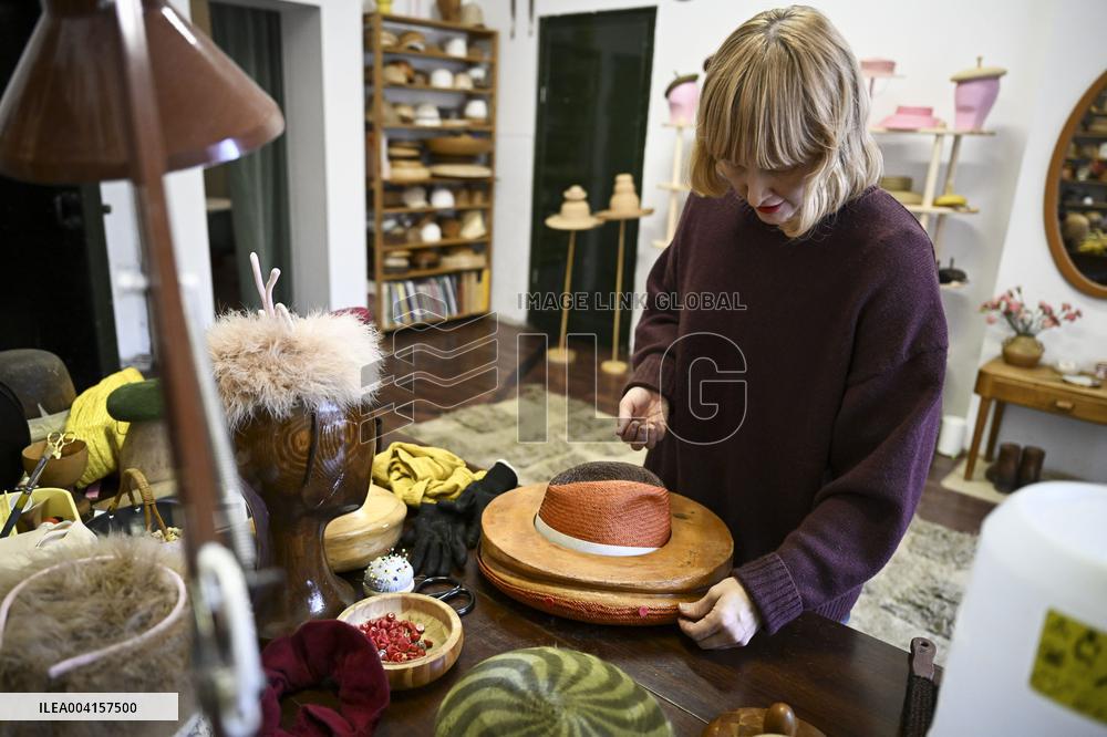 Käsityöammatitilaisen studiolla