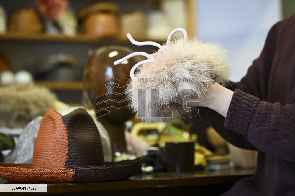 Käsityöammatitilaisen studiolla