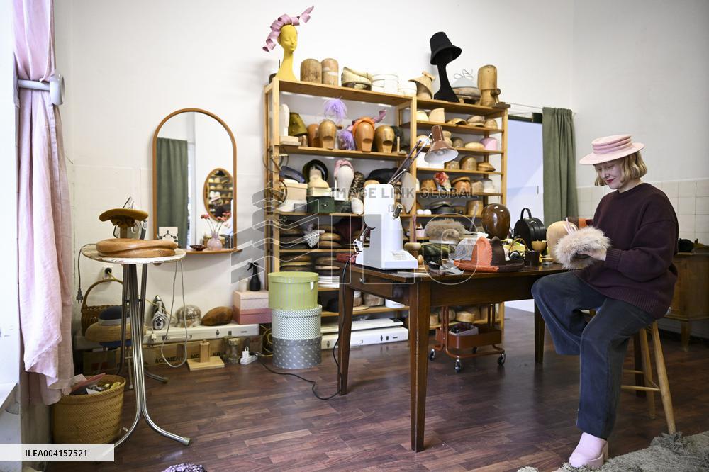 Käsityöammatialisen studiolla