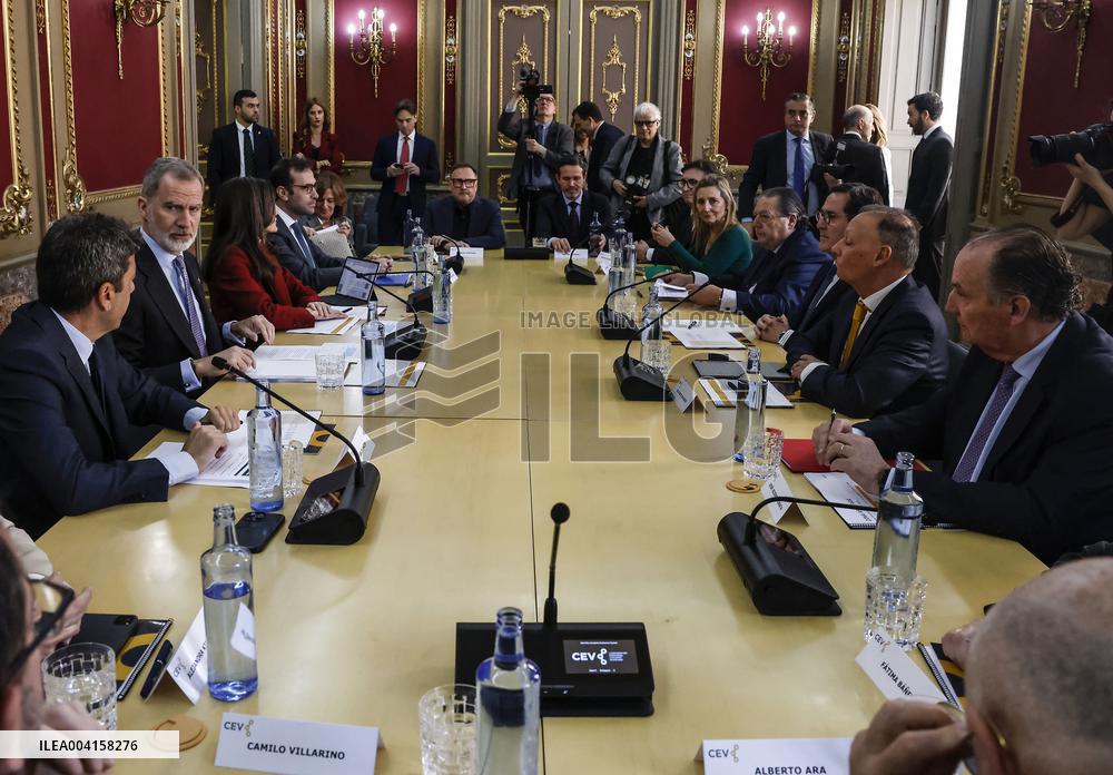 Royals return to Valencia to meet with businessmen and social entitie