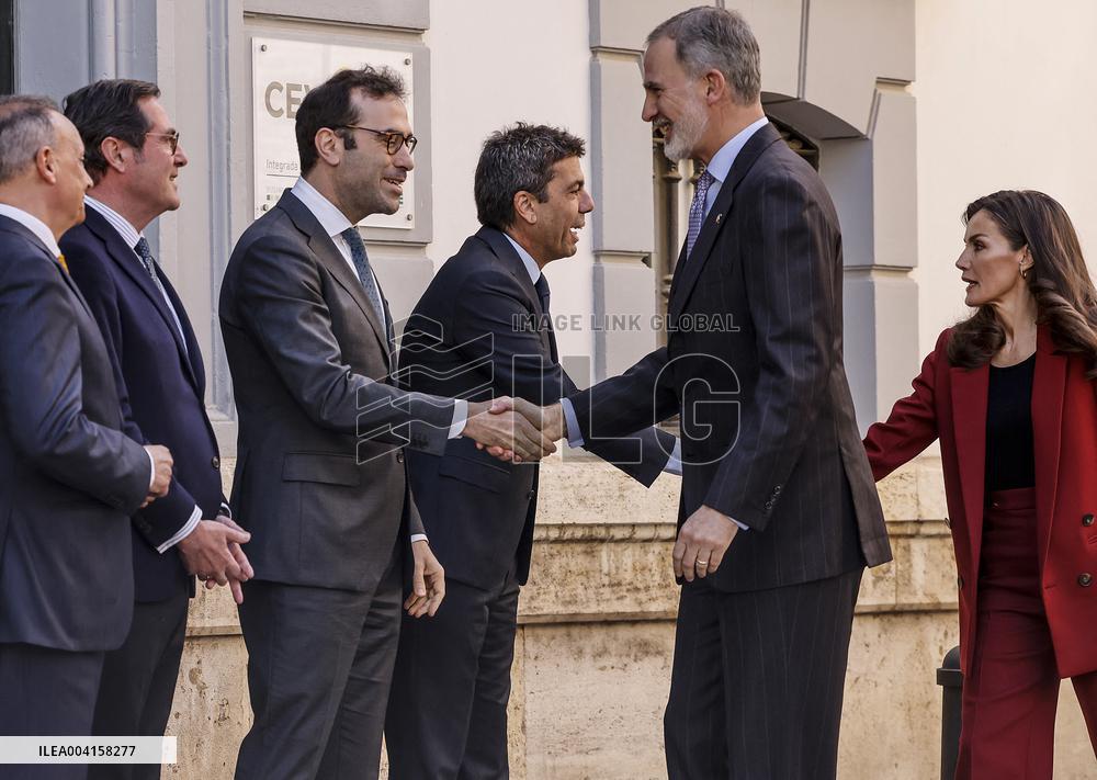 Royals return to Valencia to meet with businessmen and social entitie