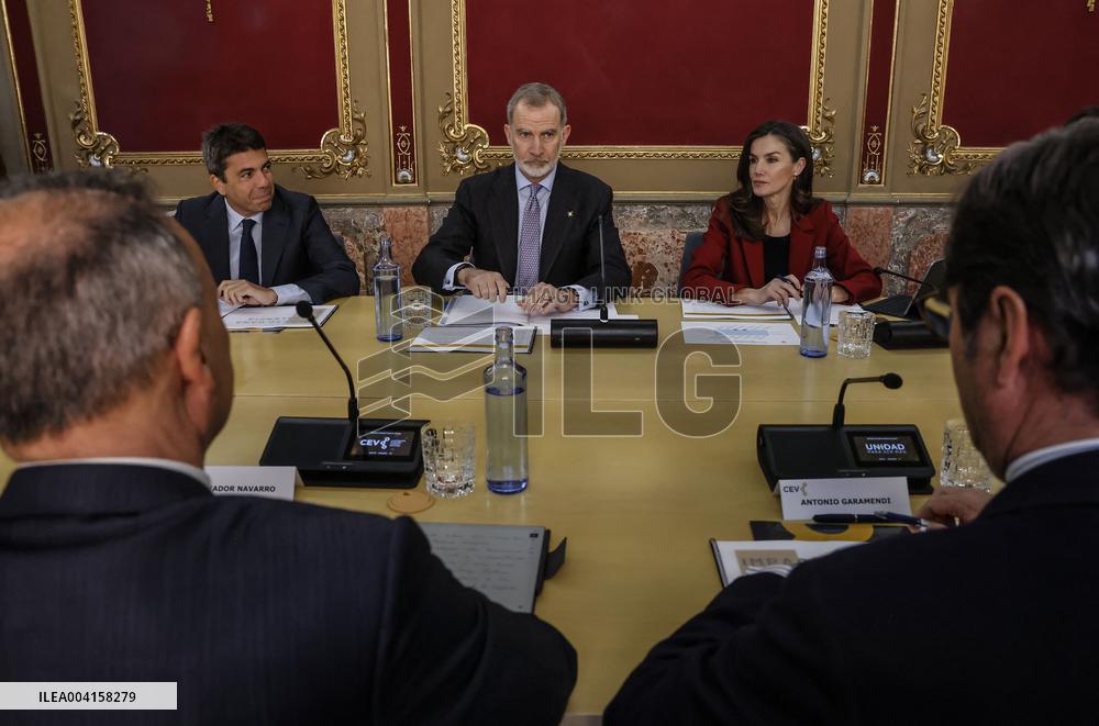 Royals return to Valencia to meet with businessmen and social entitie