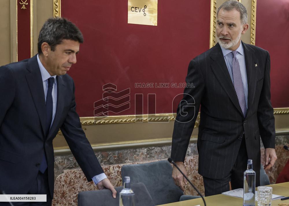 Royals return to Valencia to meet with businessmen and social entitie