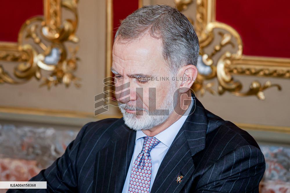 Royals return to Valencia to meet with businessmen and social entitie