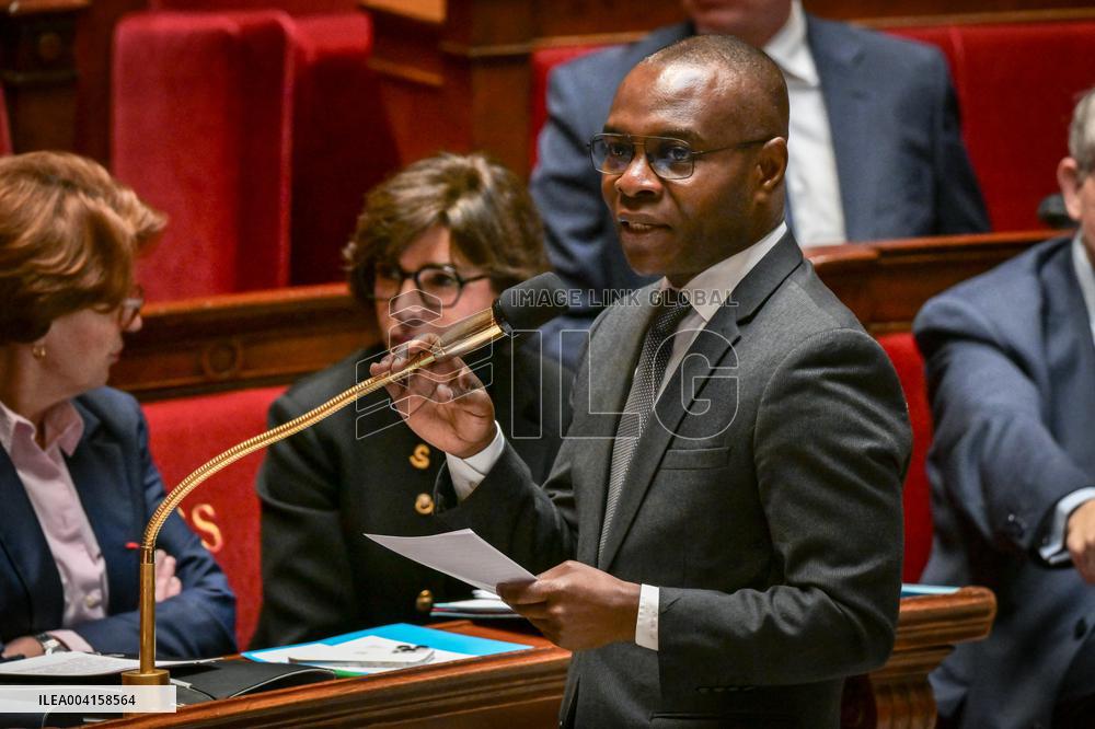 Questions to the government at the National Assembly in Paris FA